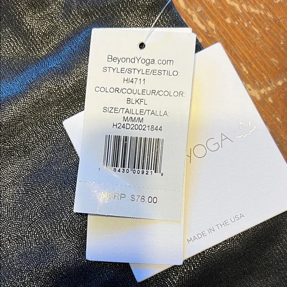 NWT Beyond Yoga Heather Rib Black Shine Glow On Cropped Tank - Picture 3 of 10